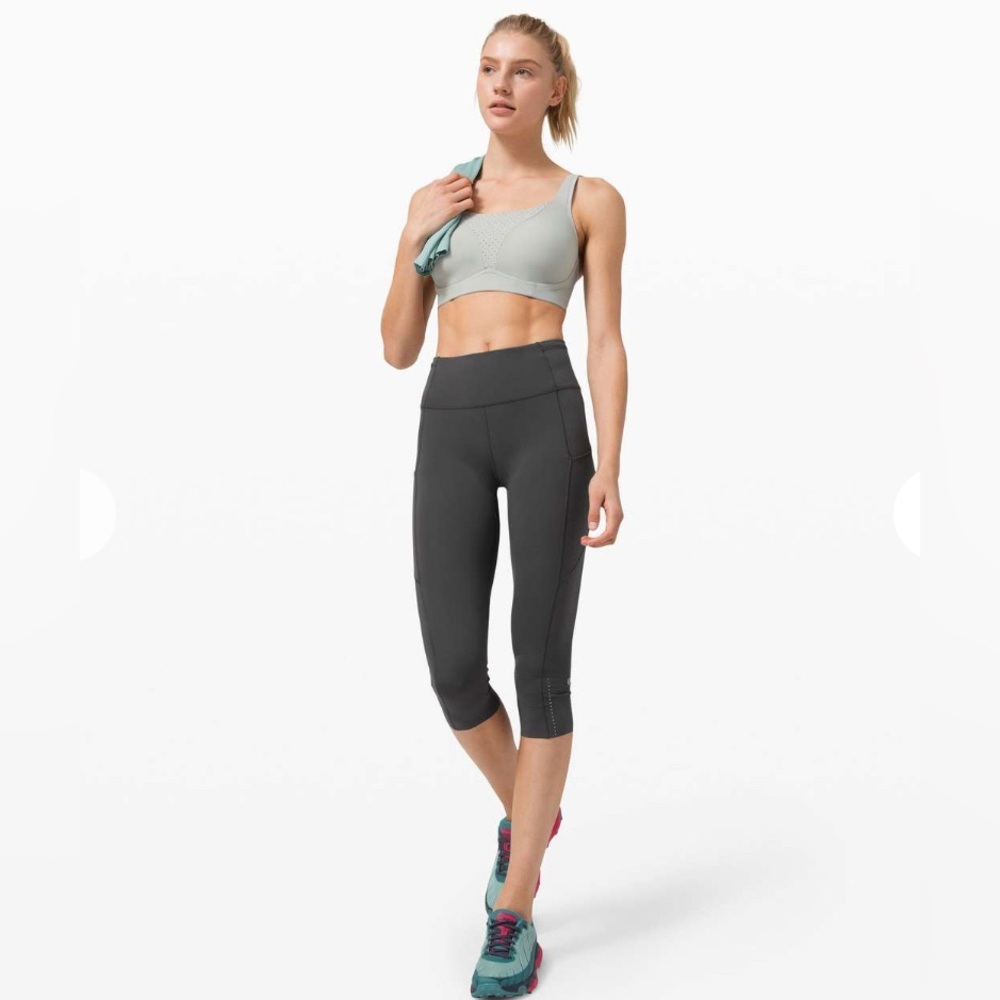 Lululemon Fast and Free High-Rise Crop 19" *7 Pocket
Graphite Grey Sz 12